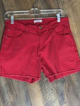 SIZE 6 KENSIE Red Shorts