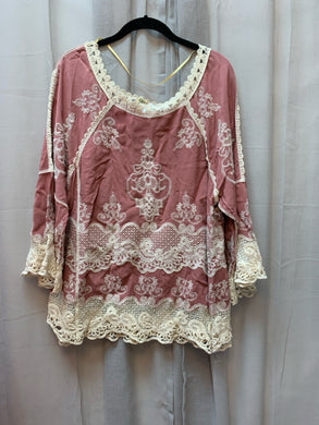 SIZE L DEMOCRACY Tops