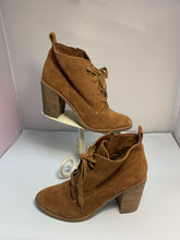 SIZE 10 DOLCE VITA Booties