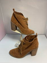 SIZE 10 DOLCE VITA Booties