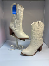 SIZE 9 MIA Boots