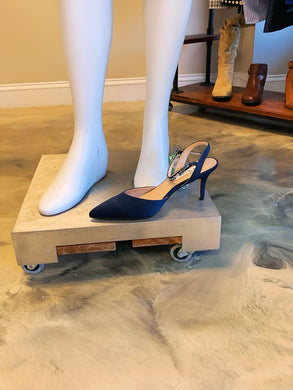 SIZE 9.5 NINA Heels