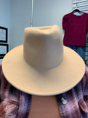 UNIVERSAL THREAD Hats