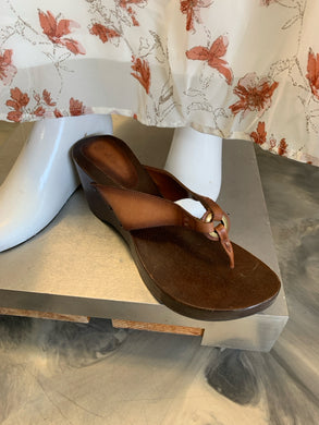 SIZE 9.5 XHILARATION Wedges