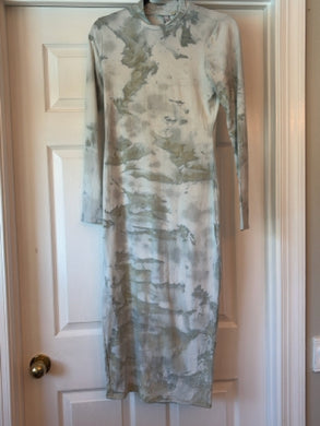 SIZE M ISLAND DREAMING Dress