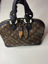 LOUIS VUITTON Tote