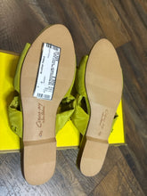 SIZE 8 CIRCUS BY SAM ED Sandals