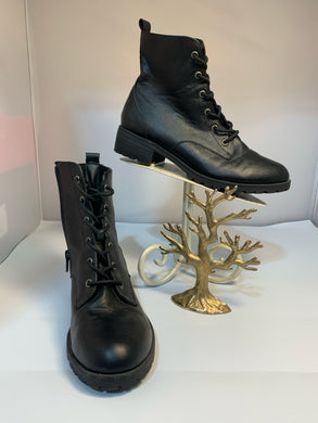 SIZE 7.5 SUN + STONE Boots