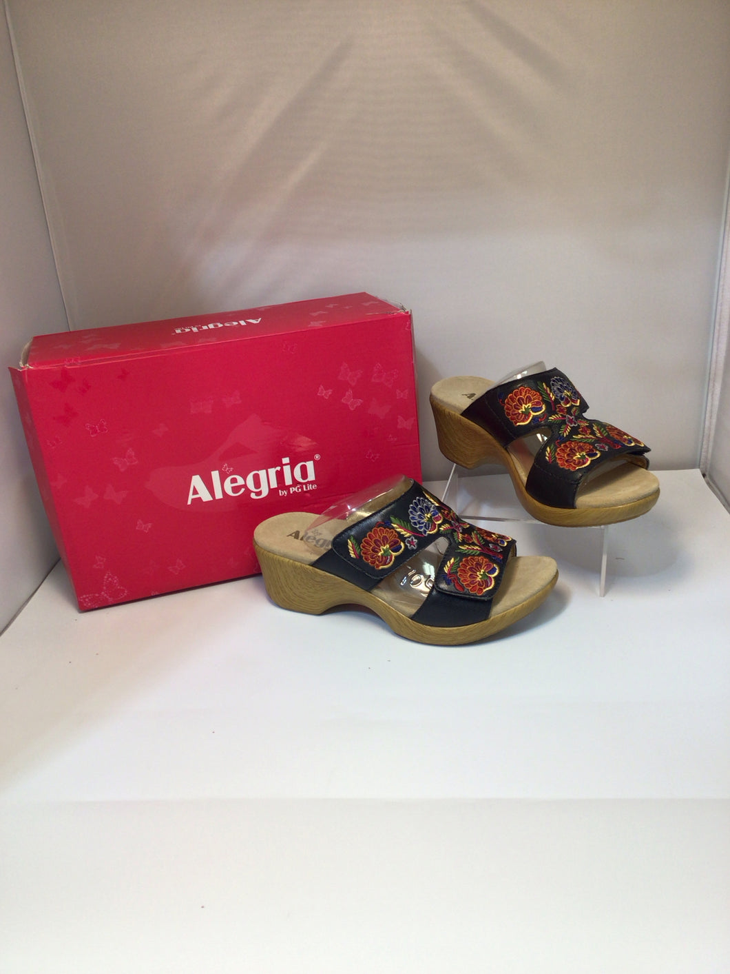 SIZE 7 ALEGRIA Sandals