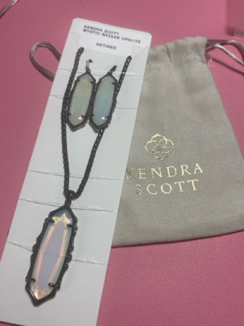 KENDRA SCOTT Jewelry Set