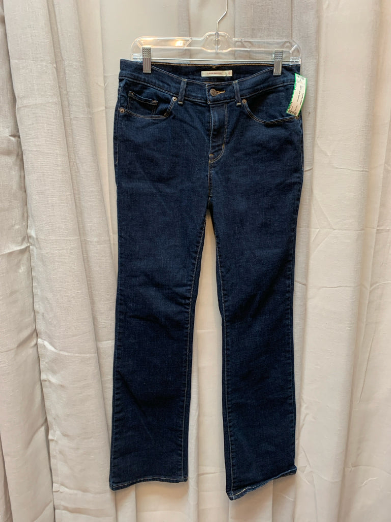 SIZE 6 LEVIS Jeans