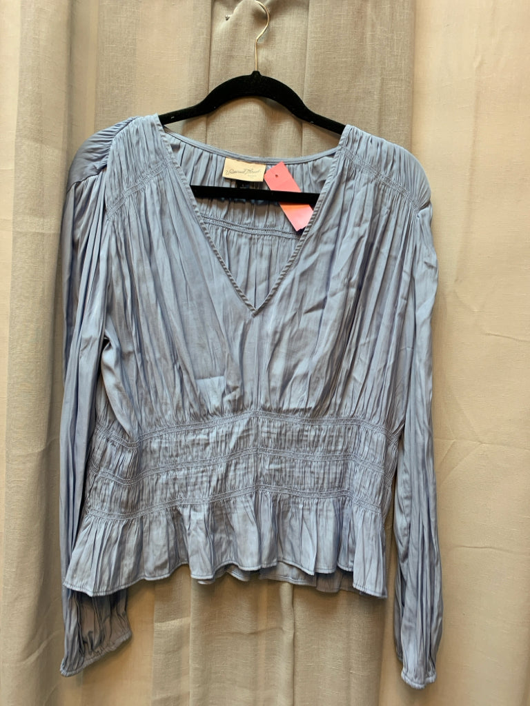 SIZE L UNIVERSAL THREAD Tops