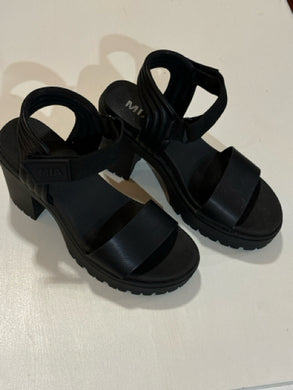 SIZE 6.5 MIA Sandals