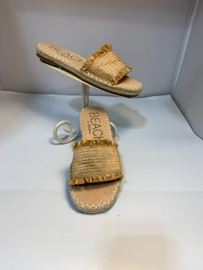 SIZE 7 BEACH BY MATISSE Sandals
