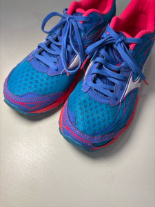 SIZE 8.5 MIZUNO Sneakers