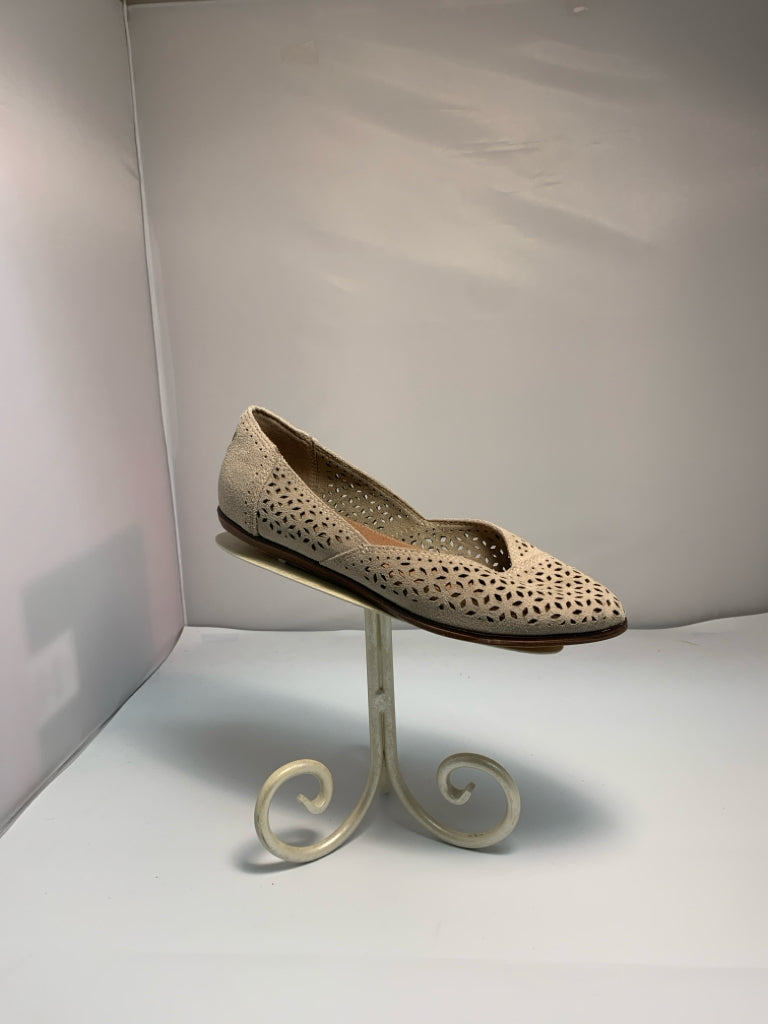 SIZE 7 TOMS Flats
