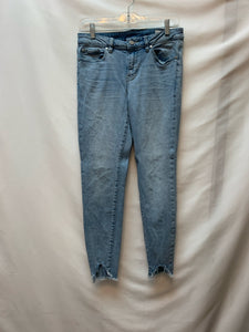 SIZE 6 VINCE CAMUTO Jeans