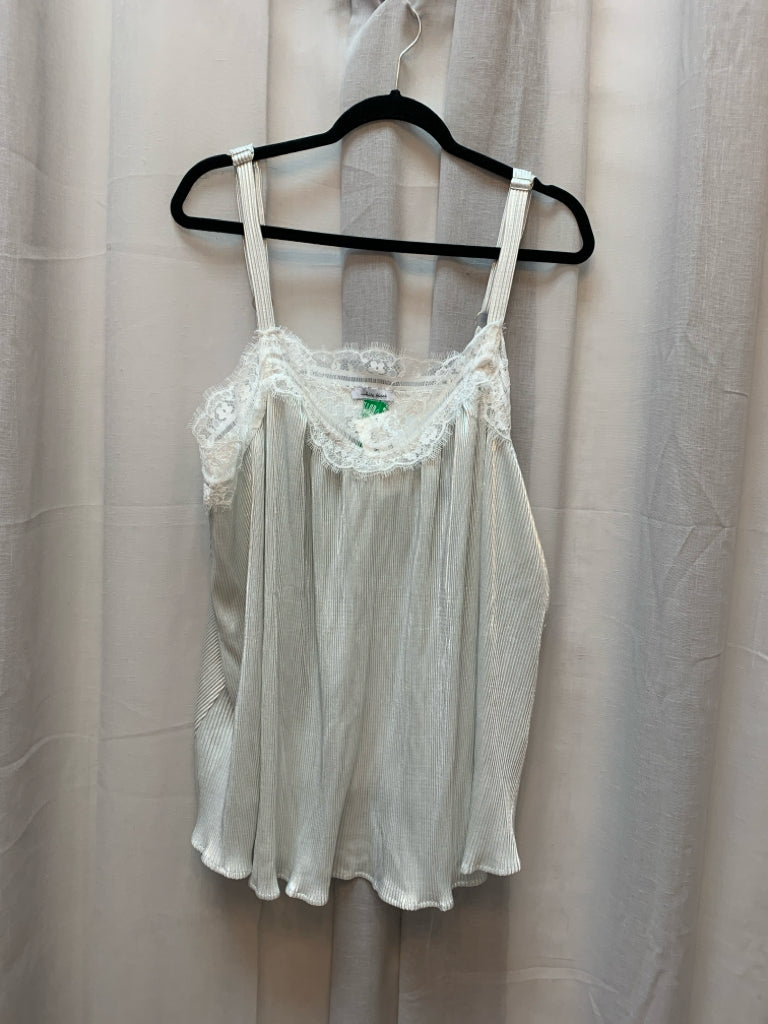 SIZE 2X WHITE BIRCH Tops
