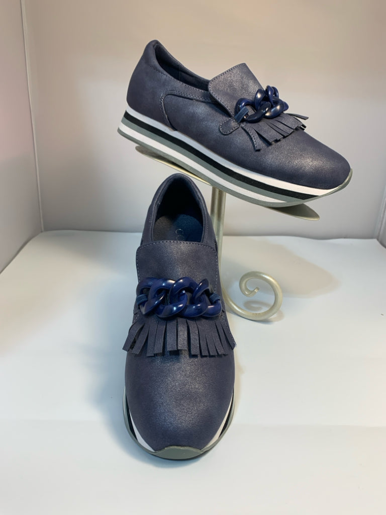 SIZE 8 COCONUTS BY MATISSE Loafers