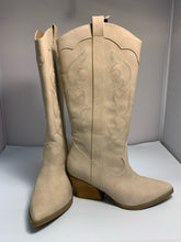 SIZE 6 DOLCE VITA Boots