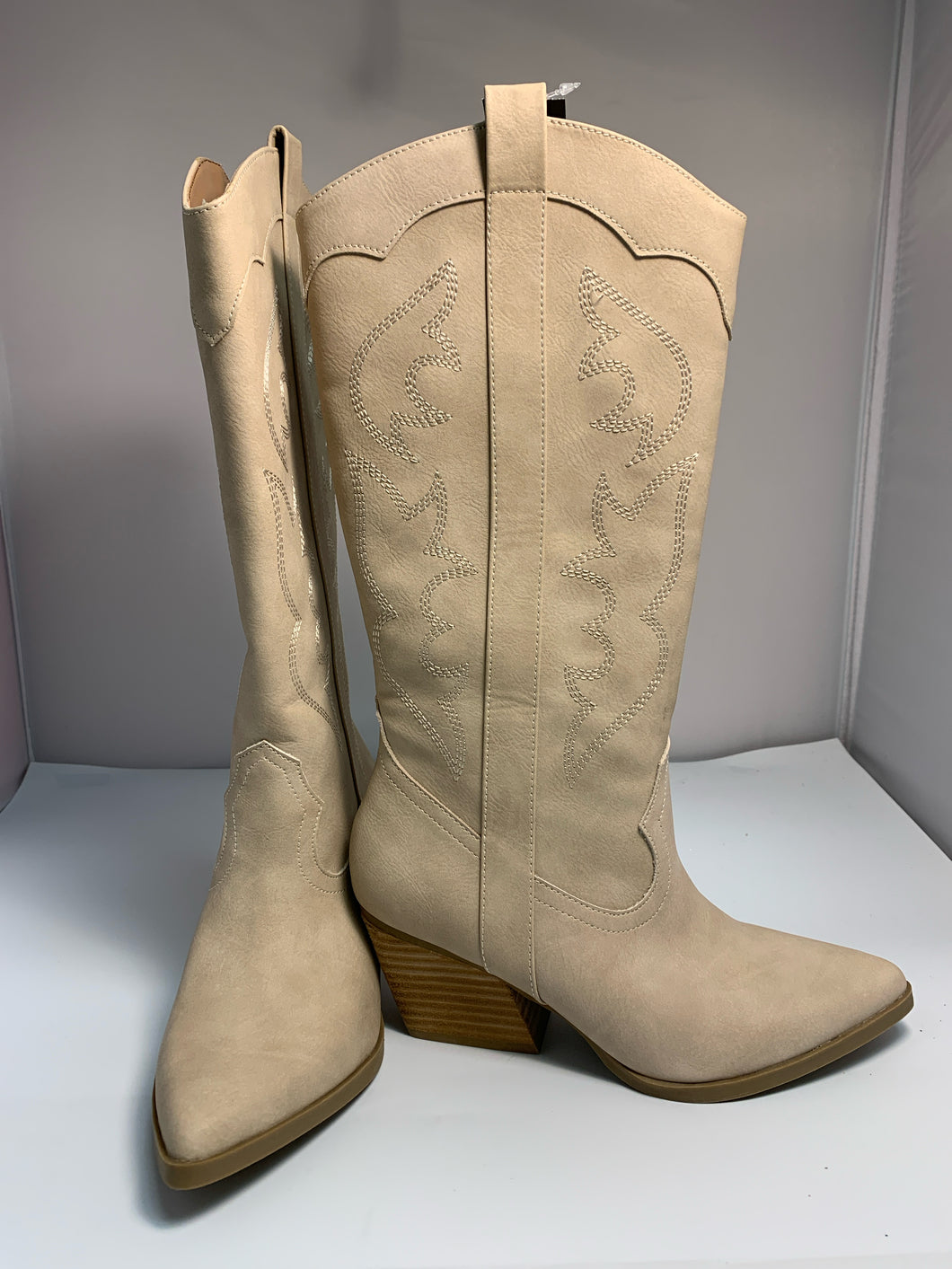 SIZE 6 DOLCE VITA Boots