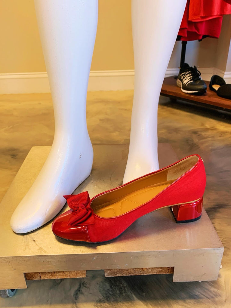 SIZE 9.5 J RENEE' Heels