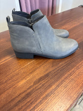 SIZE 9.5 SUN + STONE Booties