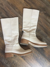 SIZE 7.5 STEVE MADDEN Boots