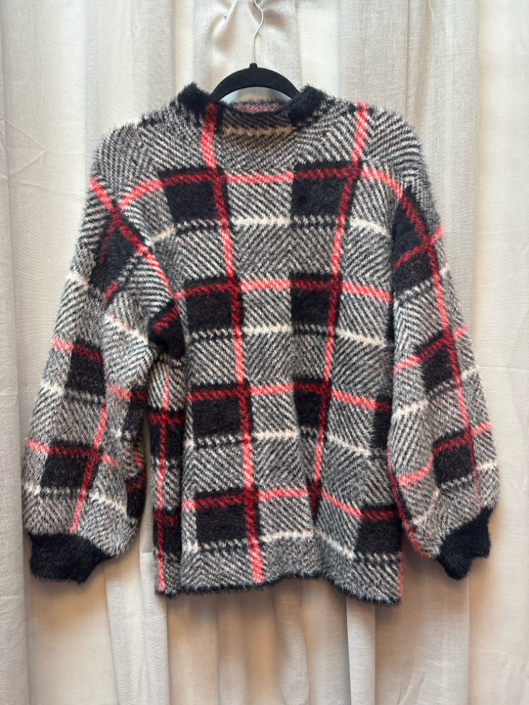 SIZE M FEVER Sweaters