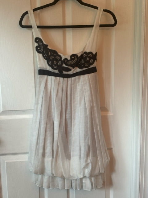 SIZE 4 AMELIA TORO Dress