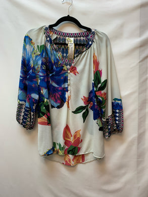 SIZE M FIG AND FLOWER Tops