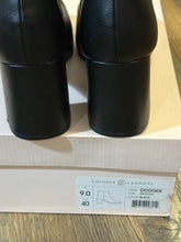 SIZE 9 CHINESE LAUNDRY Boots