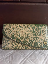 ANUSCHKA Wallets