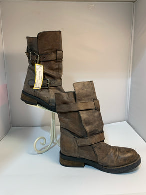 SIZE 7.5 STEVE MADDEN Boots