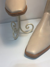 SIZE 9 BERNARDO Boots