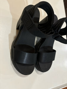 SIZE 6.5 MIA Sandals