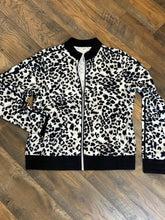 SIZE L TAIL Active Jackets