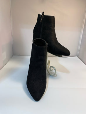 SIZE 7.5 Booties