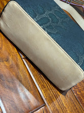 CONSUELA Crossbody