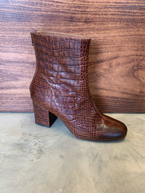 SIZE 9 FREE PEOPLE Boots