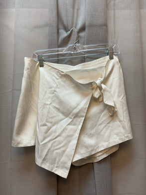 SIZE XL BY THE WAY Shorts