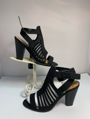 SIZE 8 SODA Heels