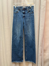 SIZE 7 RISEN MEDIUM WASH Jeans