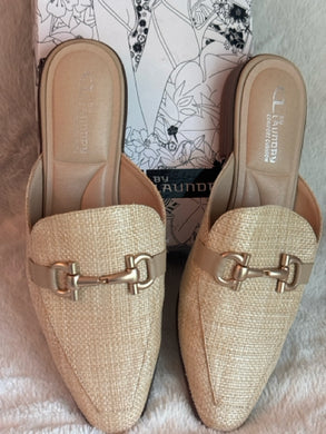 SIZE 9 CHINESE LAUNDRY Loafers