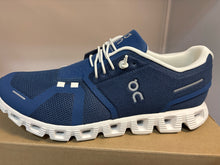 SIZE 8.5 ON CLOUD Sneakers