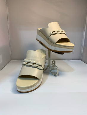 SIZE 9 MATISSE Sandals