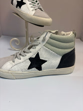 SIZE 10 VINTAGE HAVANA Sneakers