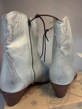 SIZE 8.5 FREE PEOPLE Boots