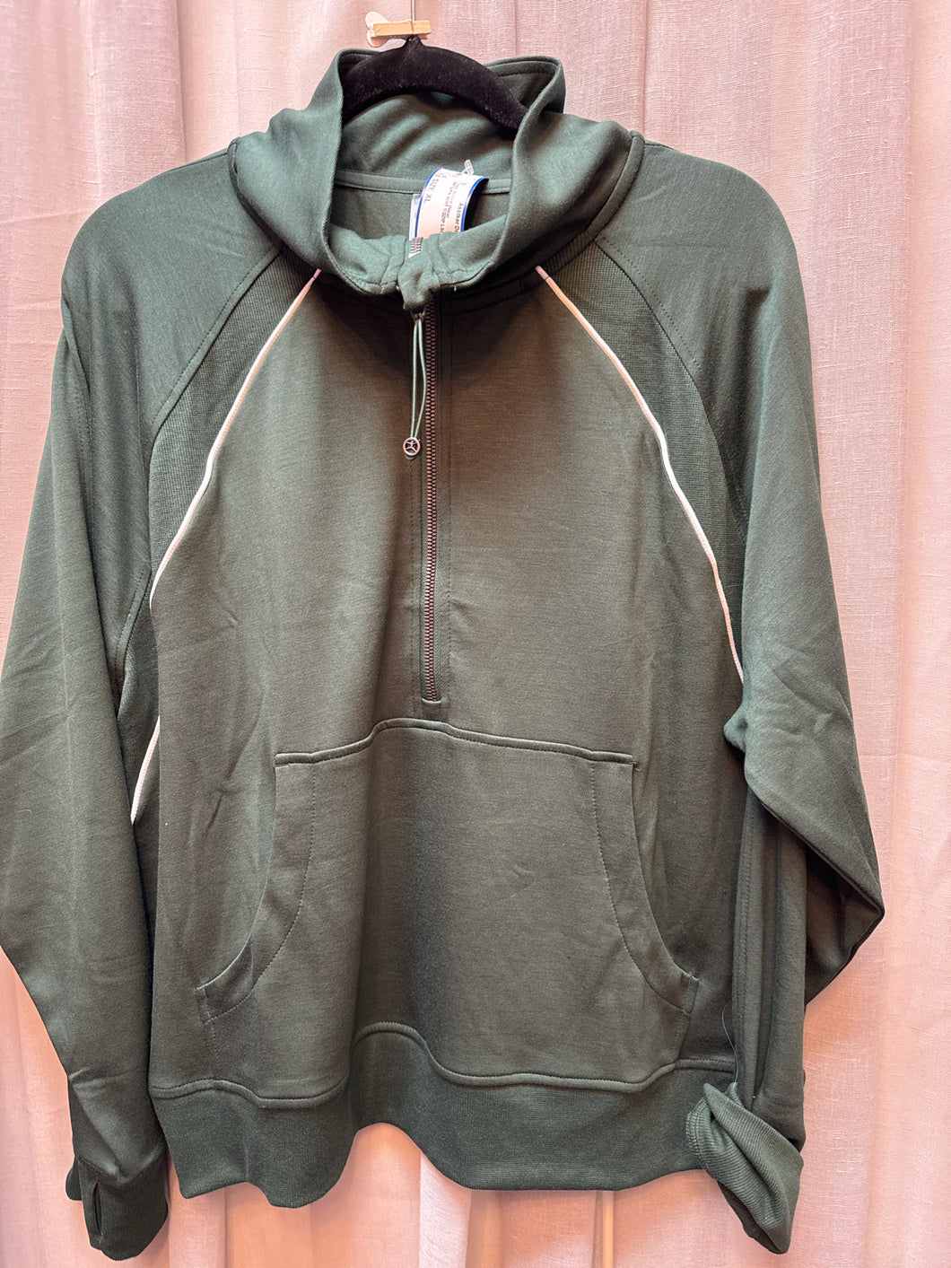 SIZE XL DANSKIN Tops Active Wear