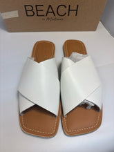 SIZE 8 BEACH BY MATISSE Sandals
